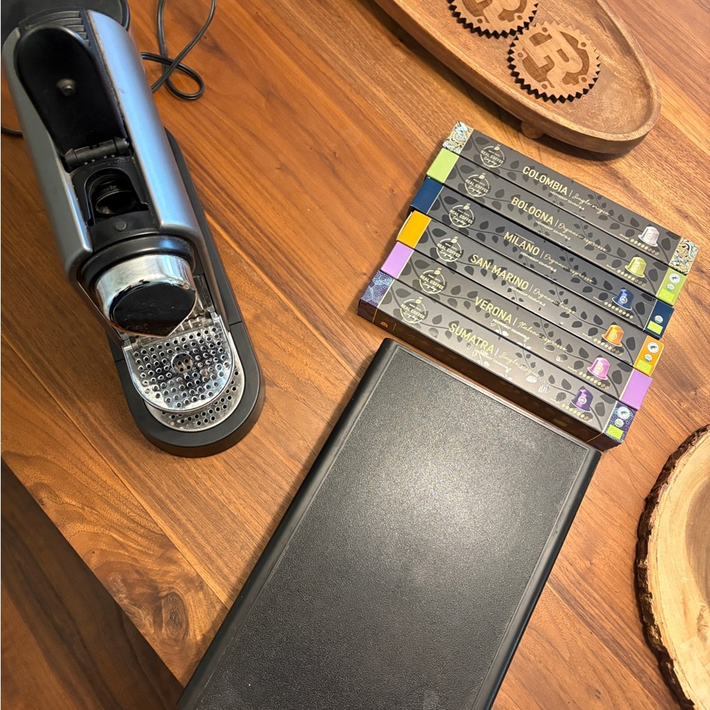 NESPRESSO CITIZ +accessories & pods - Picture 9 of 12